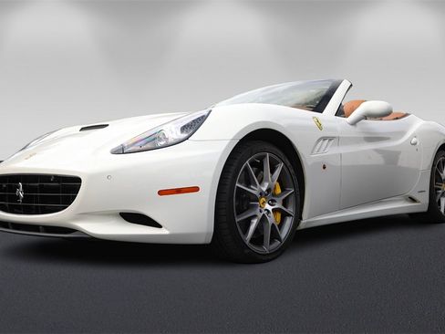 Certified 2012 Ferrari California image 7