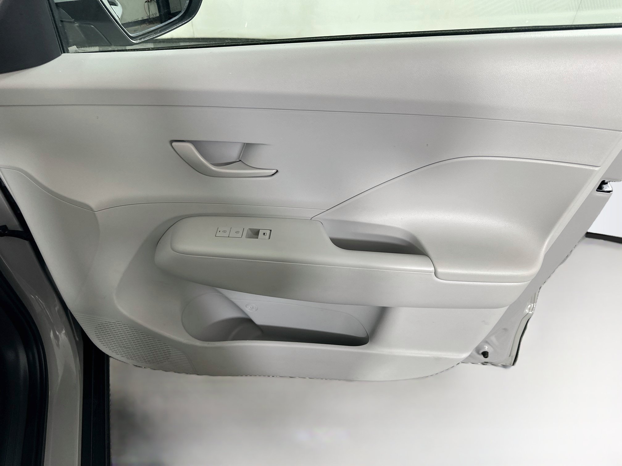 Used 2025 Hyundai Kona SEL FWD image 30