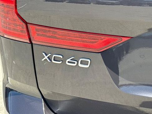 Certified 2025 Volvo XC60 B5 Plus AWD/4WD image 29