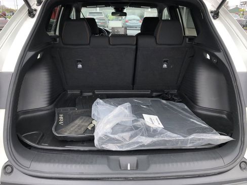 Used 2023 Honda HR-V Sport image 9