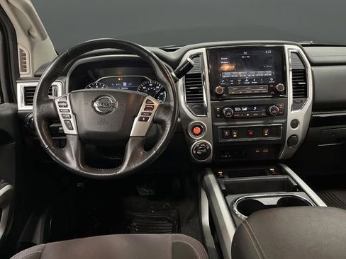 Used 2020 Nissan Titan SV w/ SV Convenience Package image 5