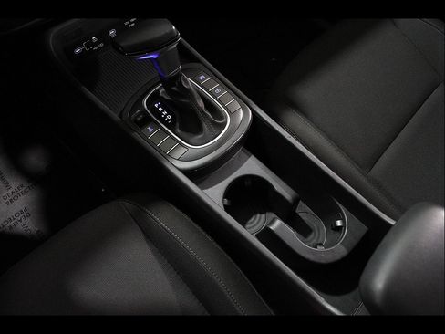 Certified 2025 Hyundai Kona SEL AWD/4WD image 16