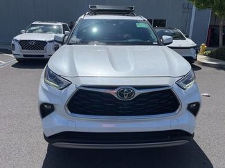 Used 2022 Toyota Highlander Platinum video 2