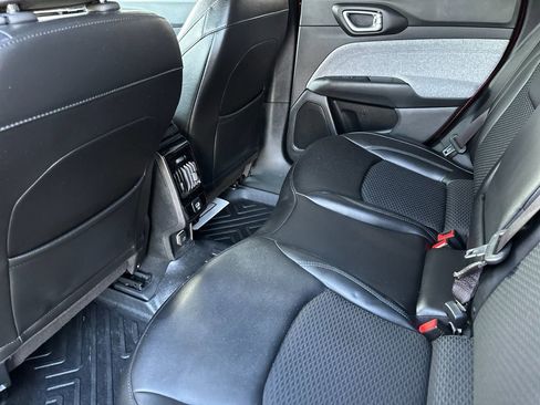 Used 2022 Jeep Compass Latitude image 12