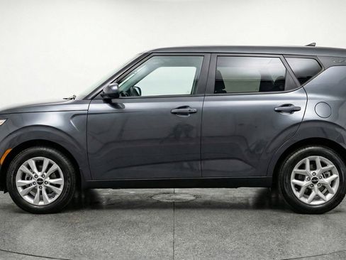 Used 2025 Kia Soul LX w/ LX Technology Package FWD image 5