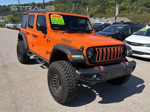 Used 2025 Jeep Wrangler Unlimited Sport AWD/4WD image 13
