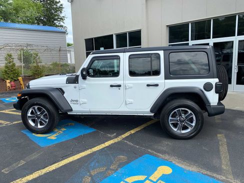 Used 2018 Jeep Wrangler Unlimited Sport S AWD/4WD image 14
