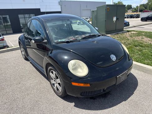 Used 2006 Volkswagen Beetle Coupe FWD image 3