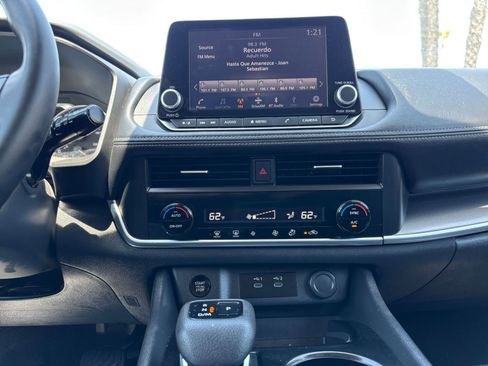 Used 2025 Nissan Rogue SV FWD image 20