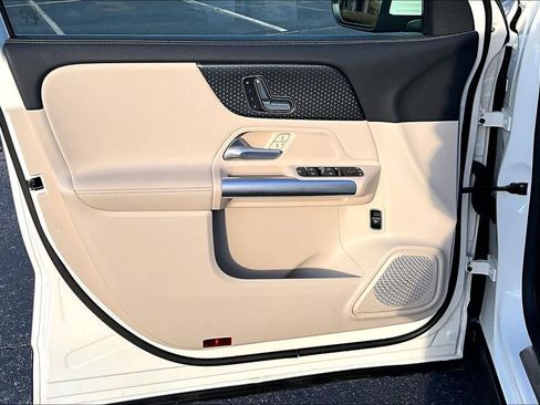 Certified 2025 Mercedes-Benz GLA 250 4MATIC image 22