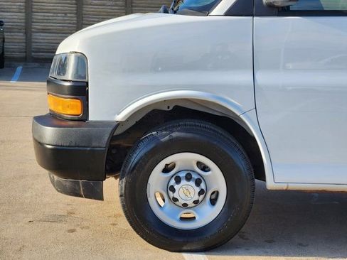 Used 2025 Chevrolet Express 3500 LS image 14