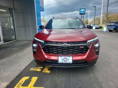 Certified 2024 Chevrolet Trax RS w/ Driver Confidence Package FWD image 4