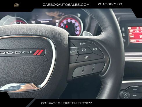 Used 2017 Dodge Challenger R/T w/ Driver Convenience Group RWD image 12