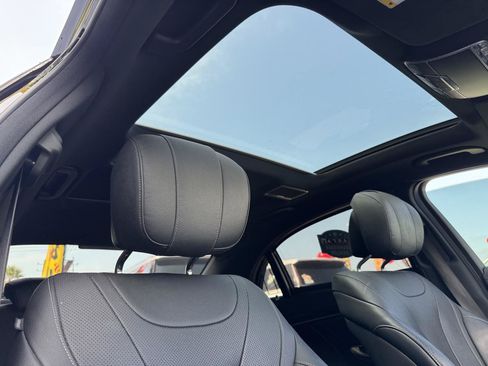 Used 2017 Mercedes-Benz S 550 Sedan image 14