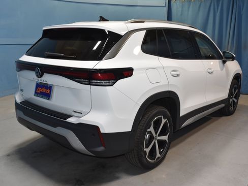 New 2026 Volkswagen Tiguan SE image 21