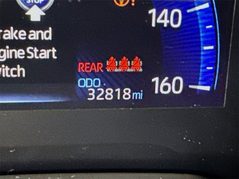 Certified 2022 Toyota Corolla Cross XLE image 5