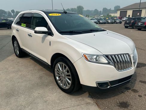 Used 2014 Lincoln MKX AWD w/ Equipment Group 101A image 3