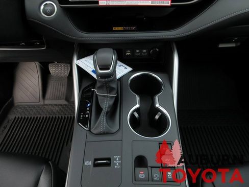 New 2026 Toyota Highlander XLE image 16