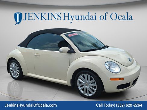Used 2008 Volkswagen Beetle SE FWD image 1