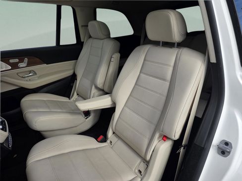 Used 2022 Mercedes-Benz GLS 450 4MATIC image 21