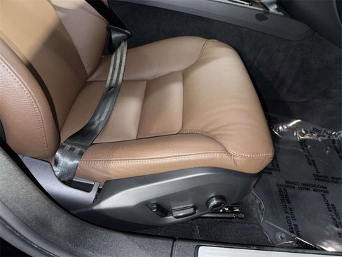 Used 2025 Volvo V60 B5 Cross Country Plus image 15