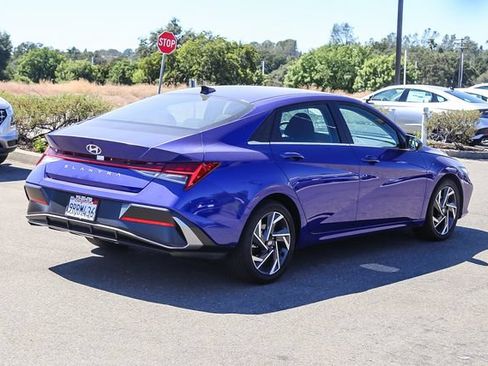 Used 2025 Hyundai Elantra SEL FWD image 5