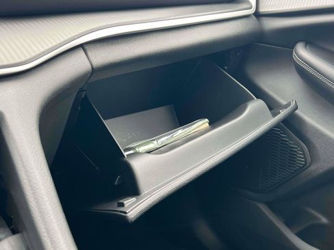 Used 2025 Jeep Grand Cherokee Altitude image 13