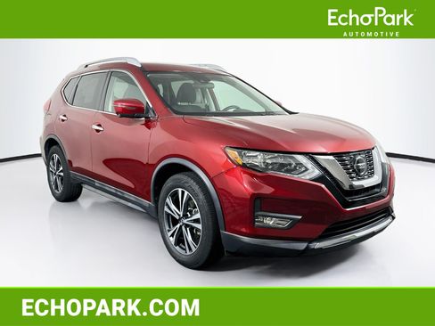 Used 2019 Nissan Rogue SV w/ Premium Package FWD image 1