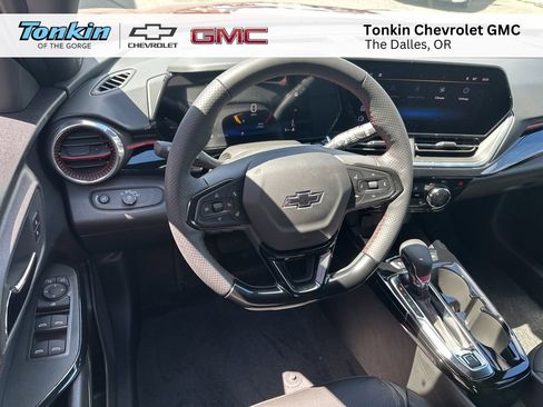 New 2025 Chevrolet Trax RS image 14