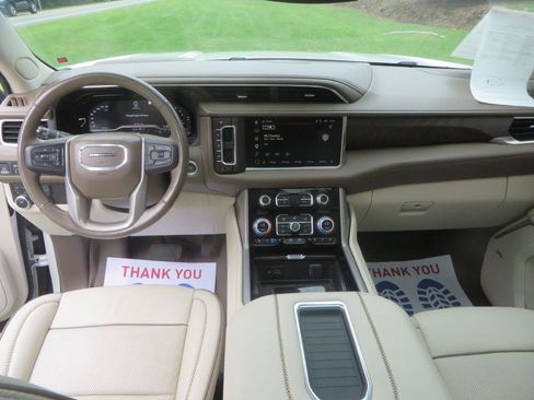 Used 2023 GMC Yukon Denali AWD/4WD image 15