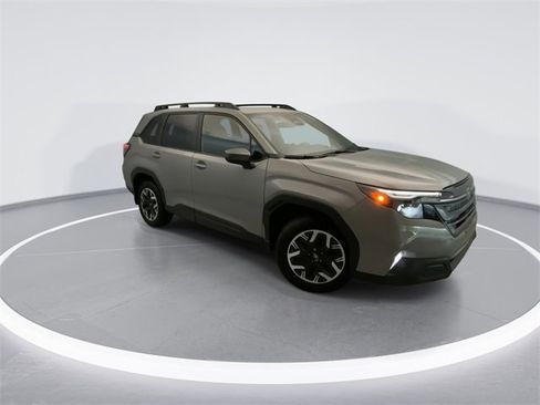 Used 2025 Subaru Forester Premium w/ Convenience Package #1 image 6