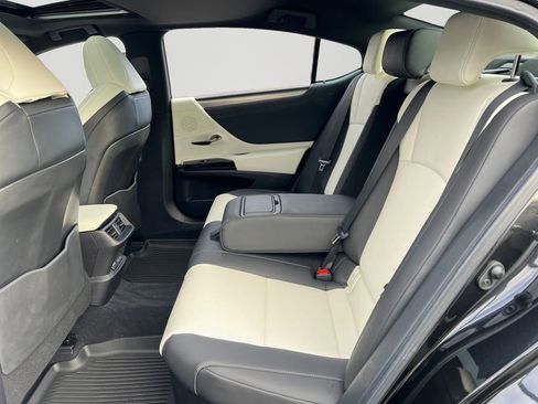 Certified 2025 Lexus ES 300h F Sport image 10