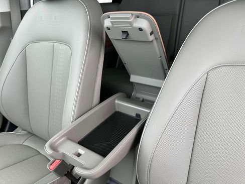 Used 2024 Hyundai Ioniq 5 Limited image 18