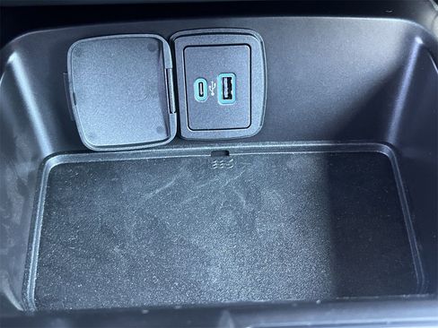 New 2025 Ford Bronco Base image 7