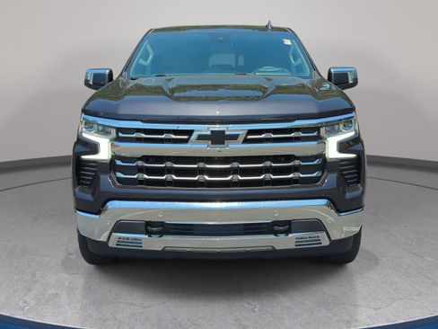 Used 2023 Chevrolet Silverado 1500 LTZ w/ Technology Package AWD/4WD image 4