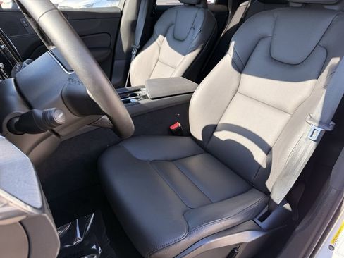 Certified 2025 Volvo XC60 B5 Plus image 36