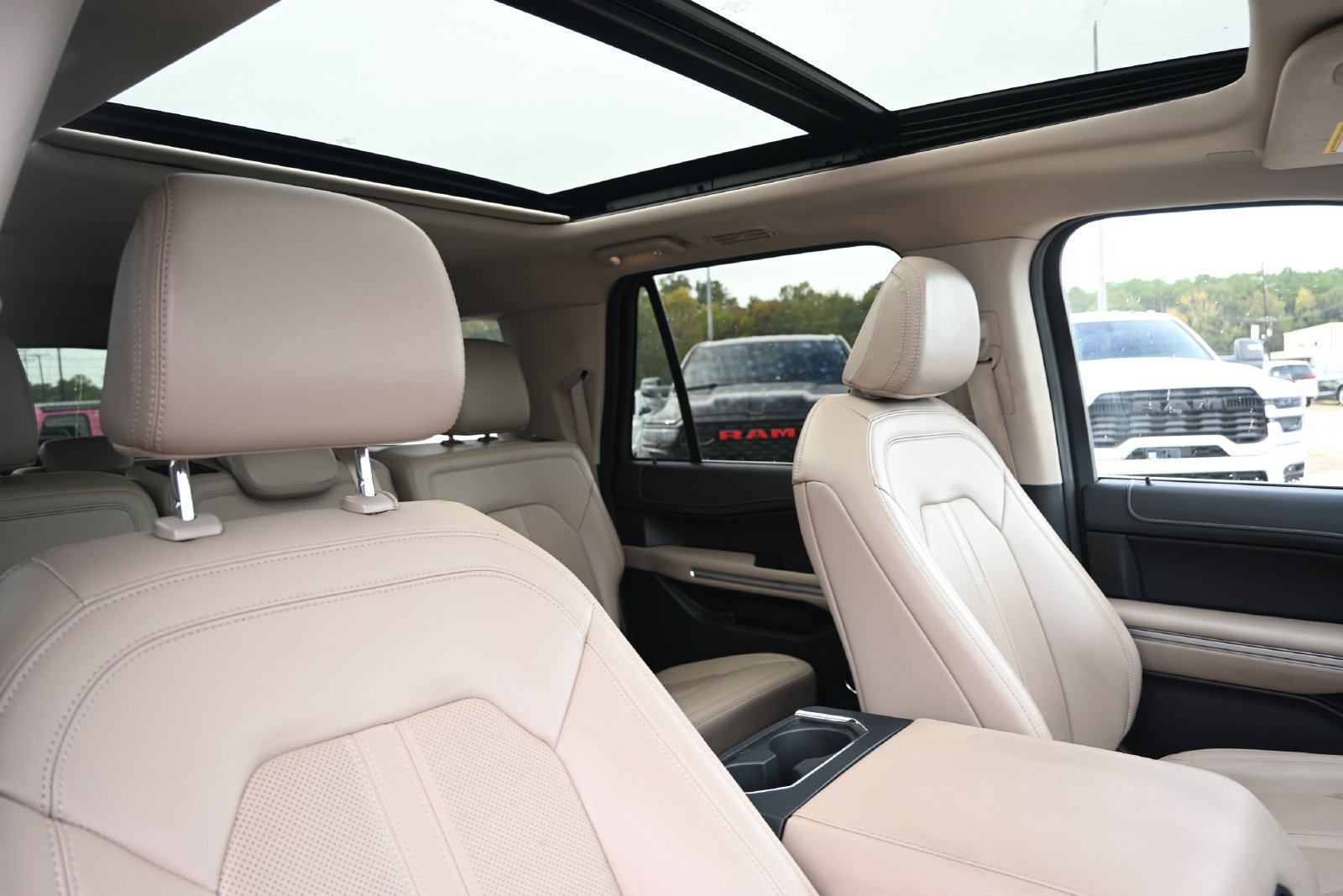 Used 2024 Ford Expedition Max Limited RWD image 37