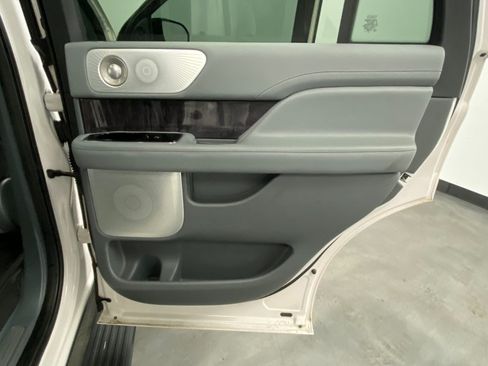 Used 2019 Lincoln Navigator Reserve AWD/4WD image 48