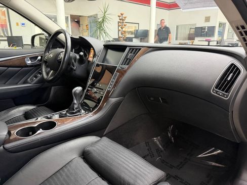 Used 2014 INFINITI Q50 AWD w/ Technology Package image 17