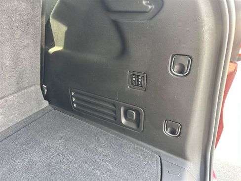Used 2023 Chevrolet Traverse High Country FWD image 69
