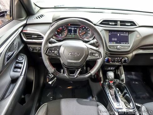 Used 2023 Chevrolet TrailBlazer RS FWD image 3