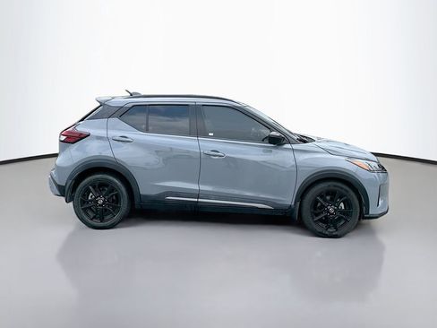 Used 2021 Nissan Kicks SR w/ Interior Electronics Package FWD image 8