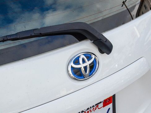 Used 2014 Toyota Prius C Two image 7