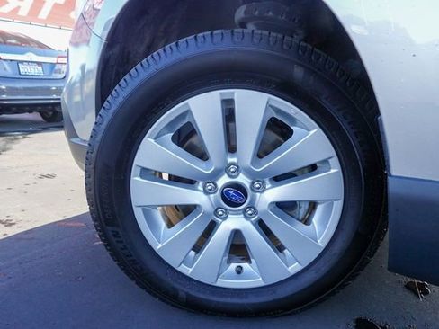 Used 2017 Subaru Outback 2.5i image 10