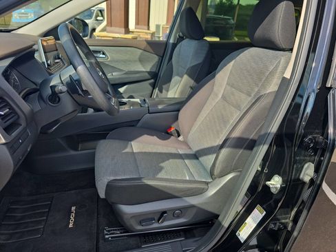 Used 2023 Nissan Rogue SV image 23