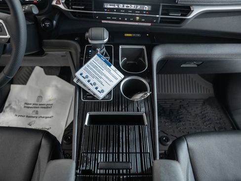 New 2026 Toyota Sienna XLE Woodland Edition AWD/4WD image 28