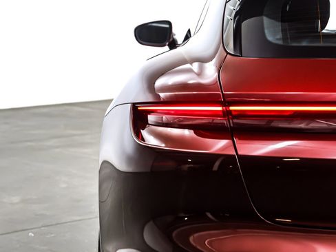 Used 2023 Porsche Taycan GTS image 14