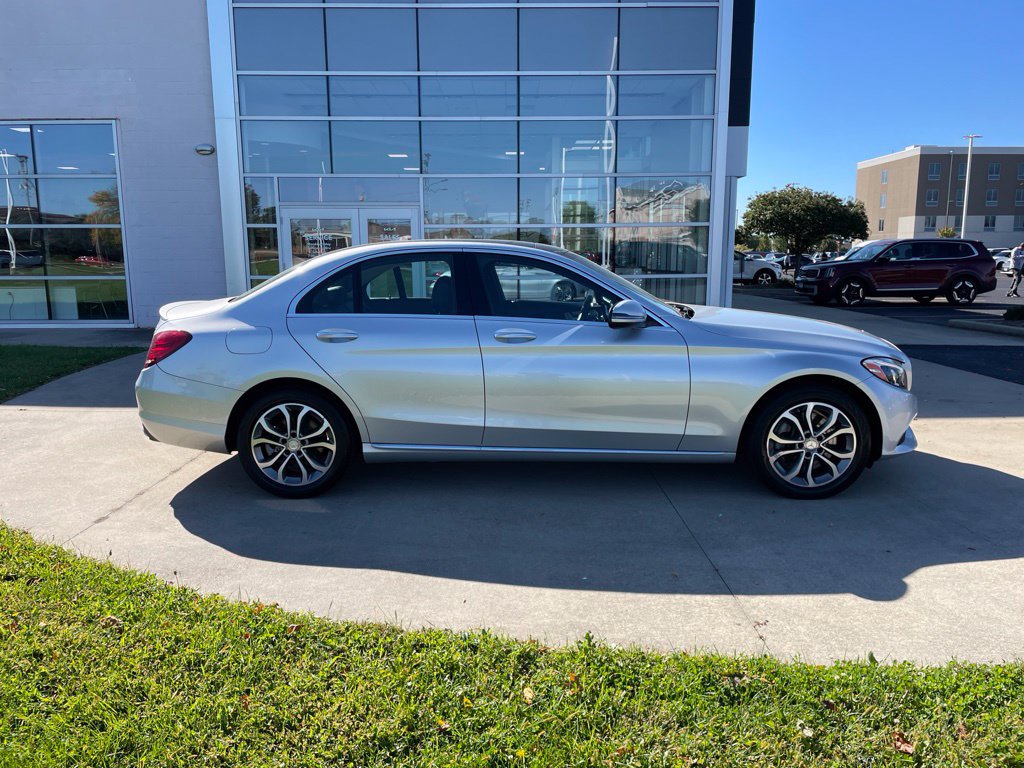 Used 2016 Mercedes-Benz C 300 4MATIC Sedan image 4