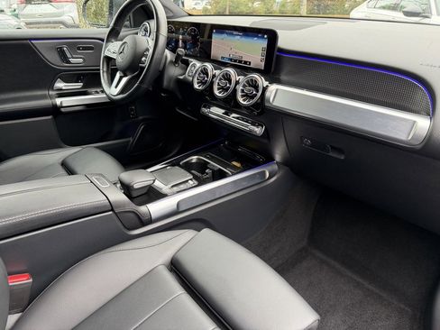 Used 2022 Mercedes-Benz GLB 250 4MATIC image 10