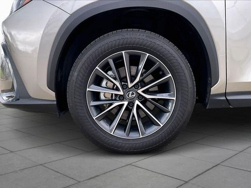 Used 2024 Lexus NX 250 FWD image 9